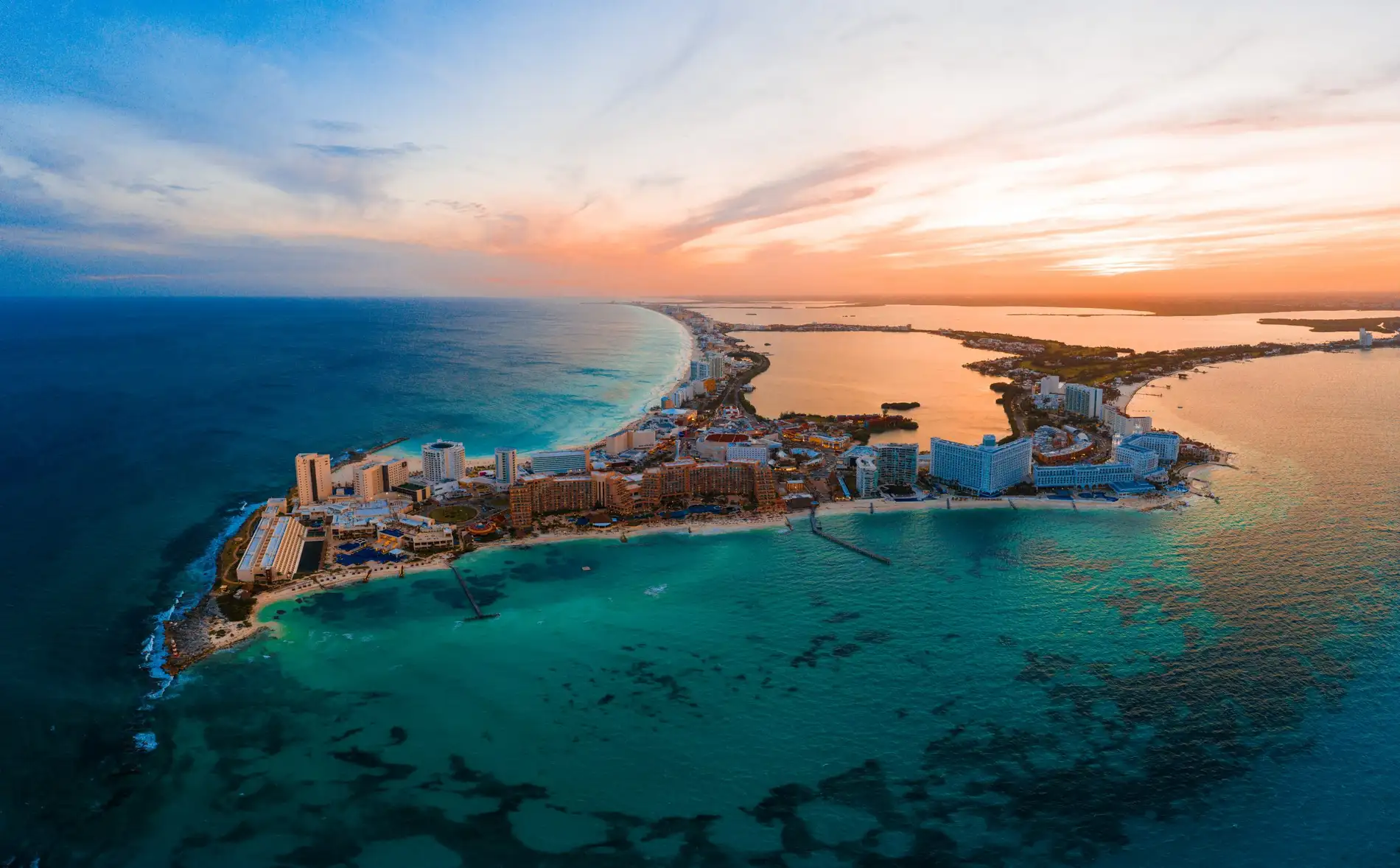 Costa de Cancun al atardecer